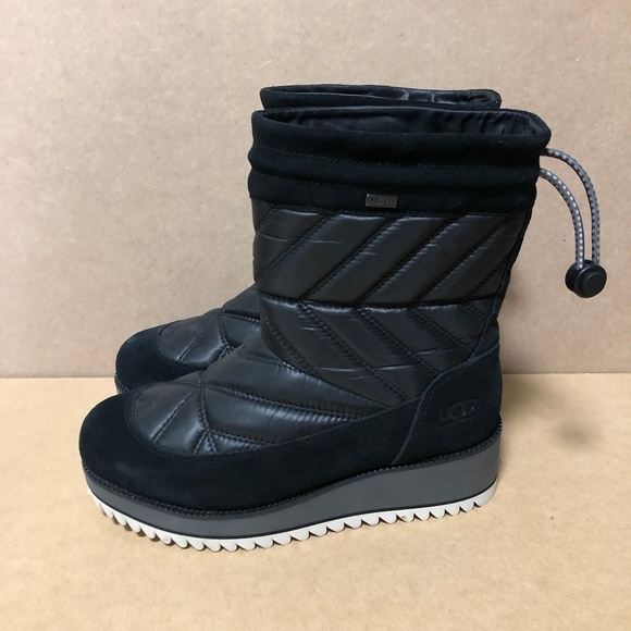 ugg beck short boot
